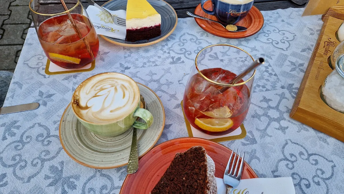Schokoguglhupf Und Cappuccino