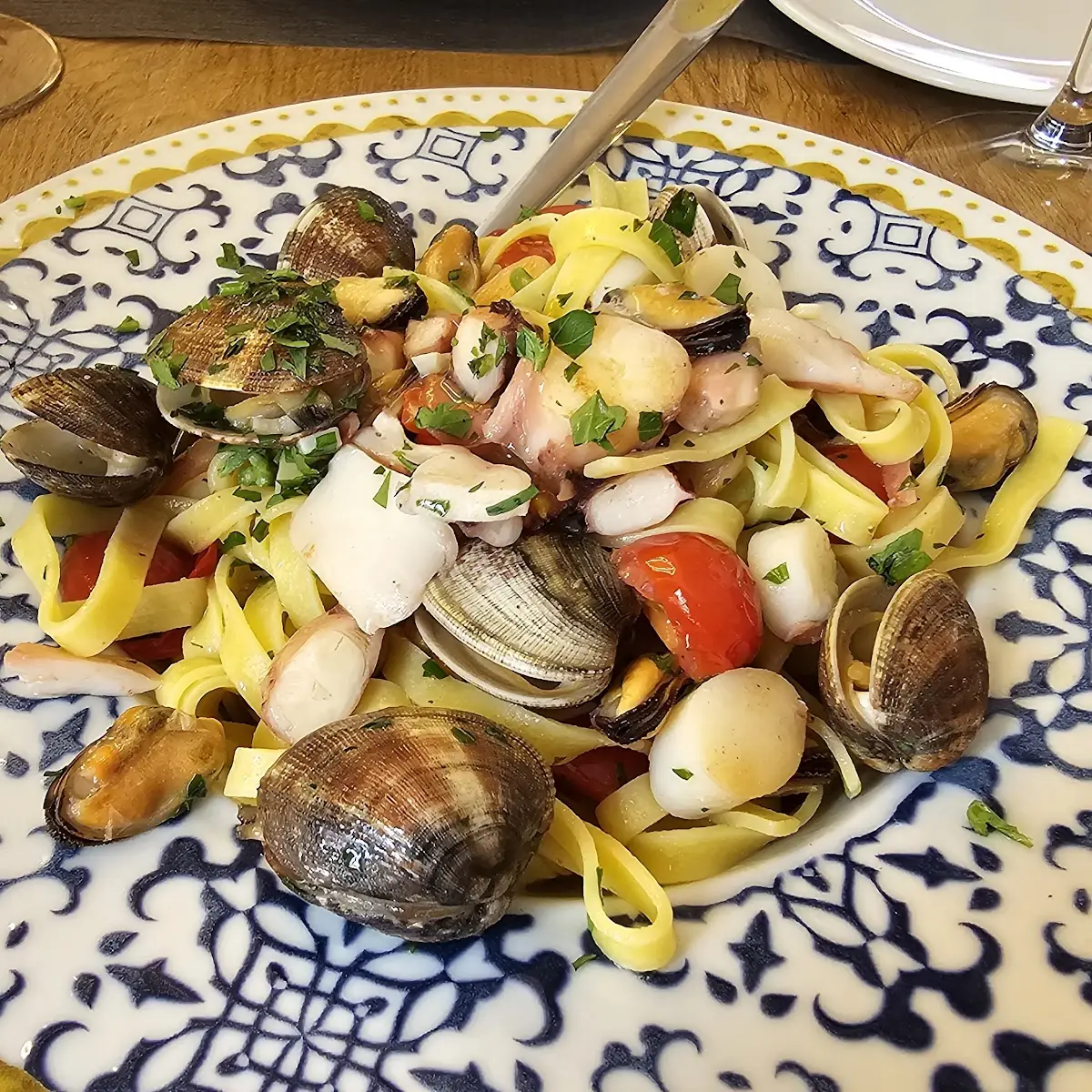 Tafluolibi with Seafood