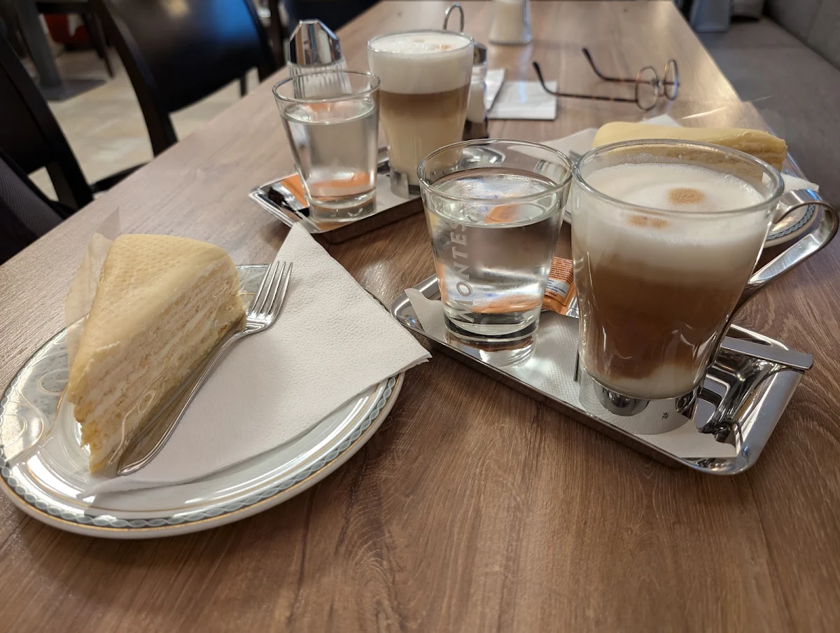 Eierlikör-torte Mit Marzipan