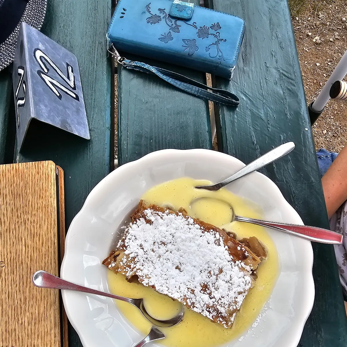 Apfelstrudel Mit Vanillesauce
