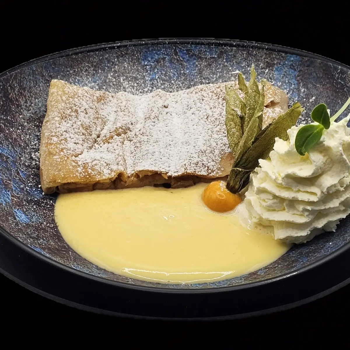 Hausgemachter Apfelstrudel