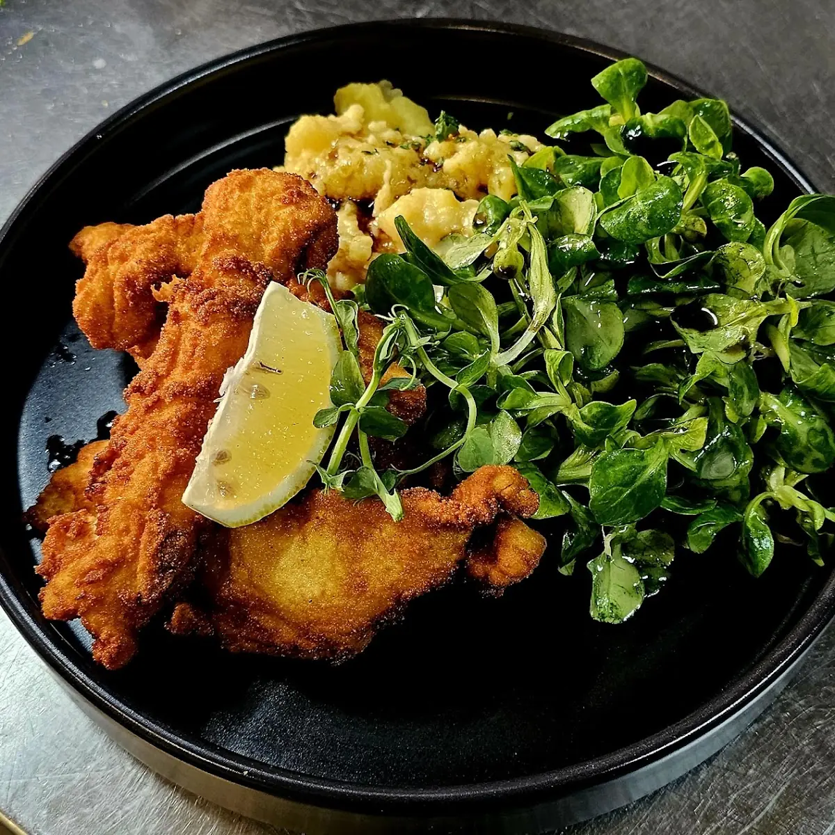 Steirische Backhendl Salat