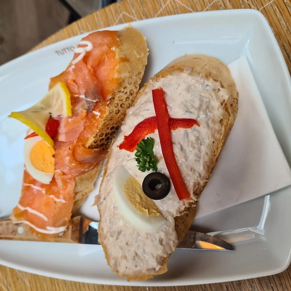Lachsbrötchen Und Thunfischbrötchen