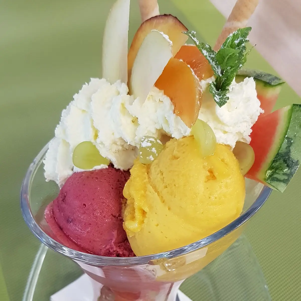 Gemischtes Eis Mit Sahne