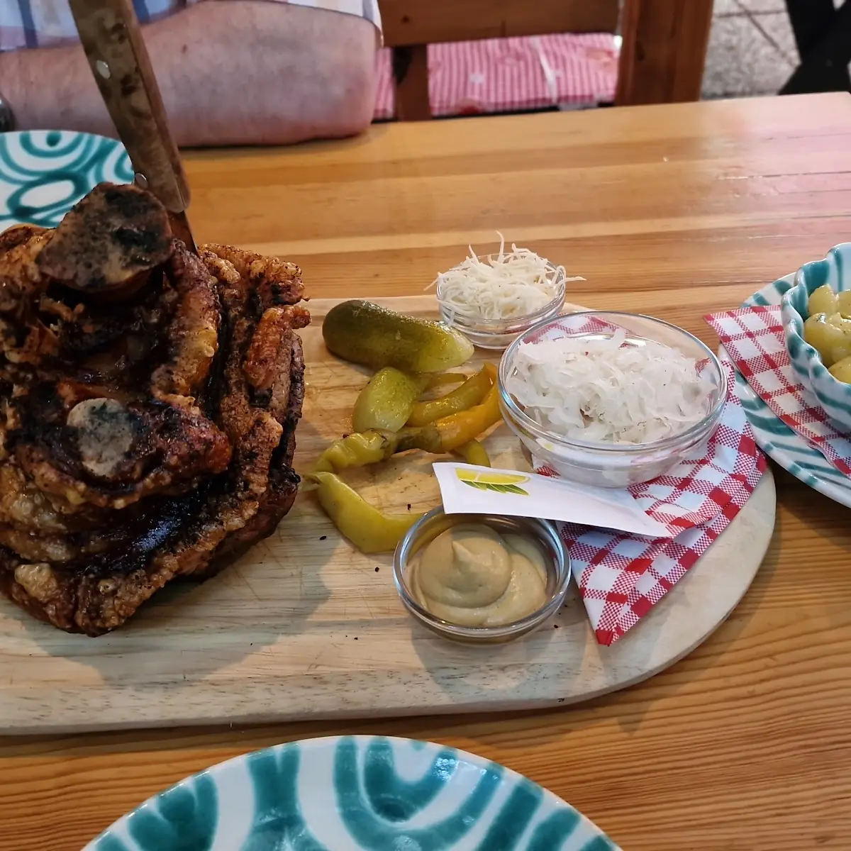 Frische Schweinsstelze