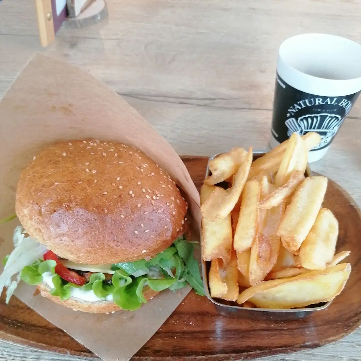 Kichererbsen Burgermit Pommes
