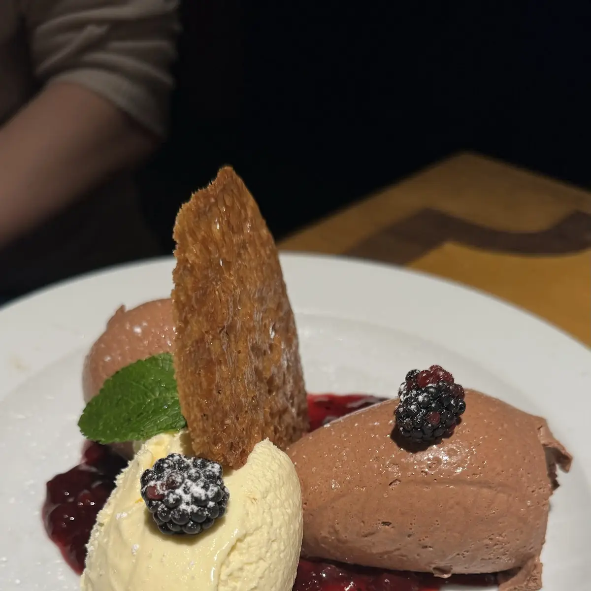 Weisses Und Dunkles Schokomousse