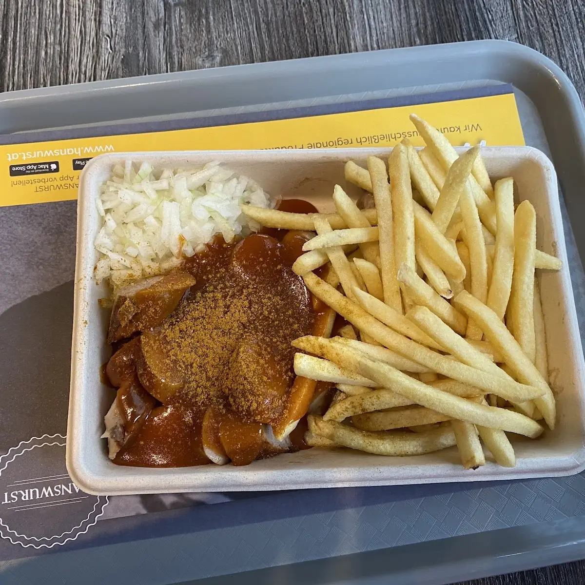 Currywurst Mit Pommes Und