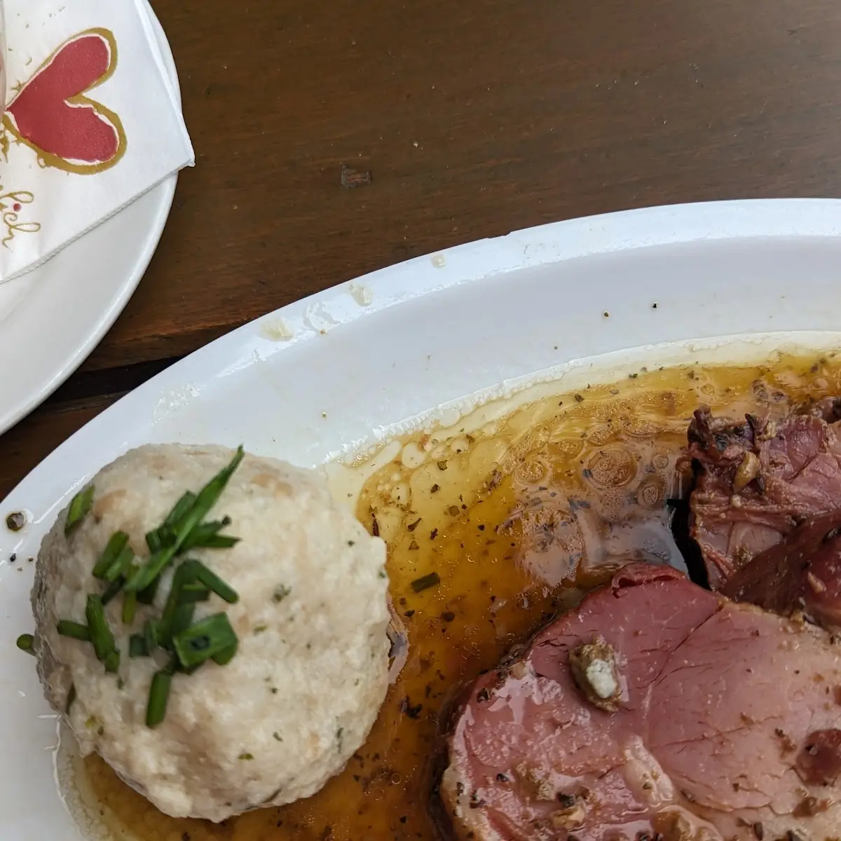 Surschweinsbraten Mit Knödel Und Krautsalat