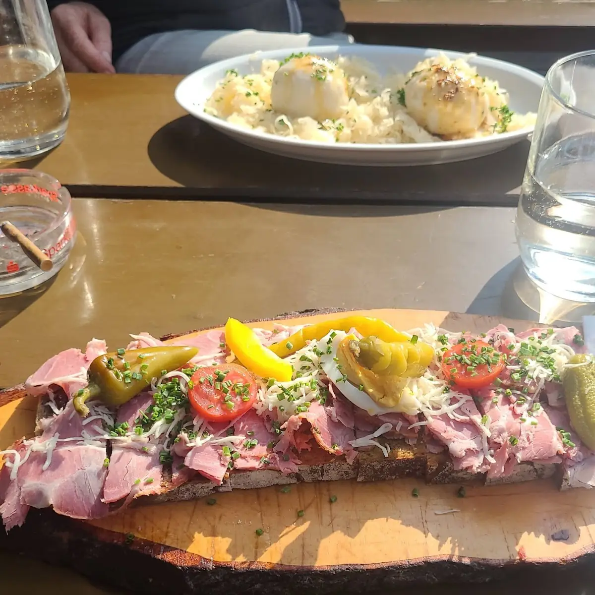 XXL Steirische Fleischbrot Mit Kren Ei Und Pfeferoni Kurke Toll
