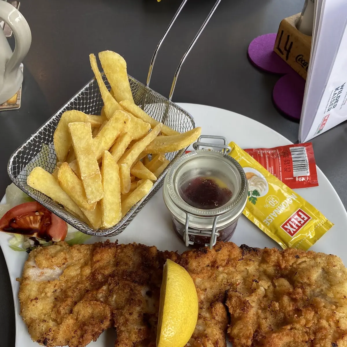 Wiener Schnitzel Mit Pommes Frites