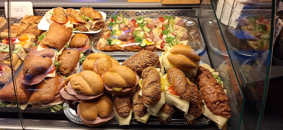 Versch Gef Weckerl Und Brötchen