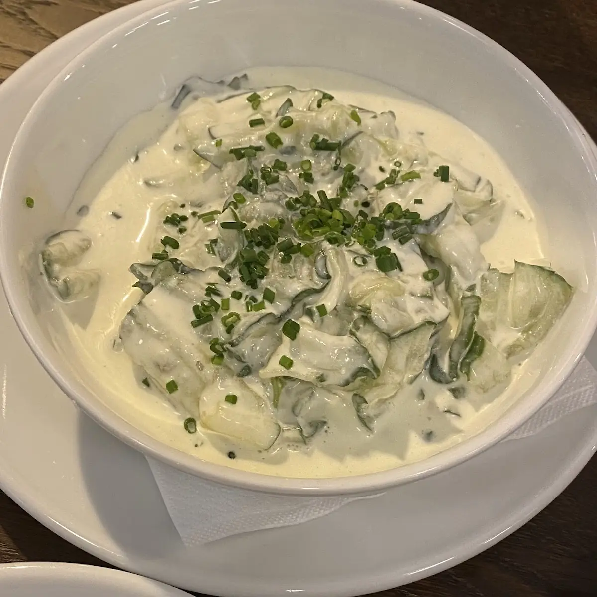 Gurkenrahmsalat