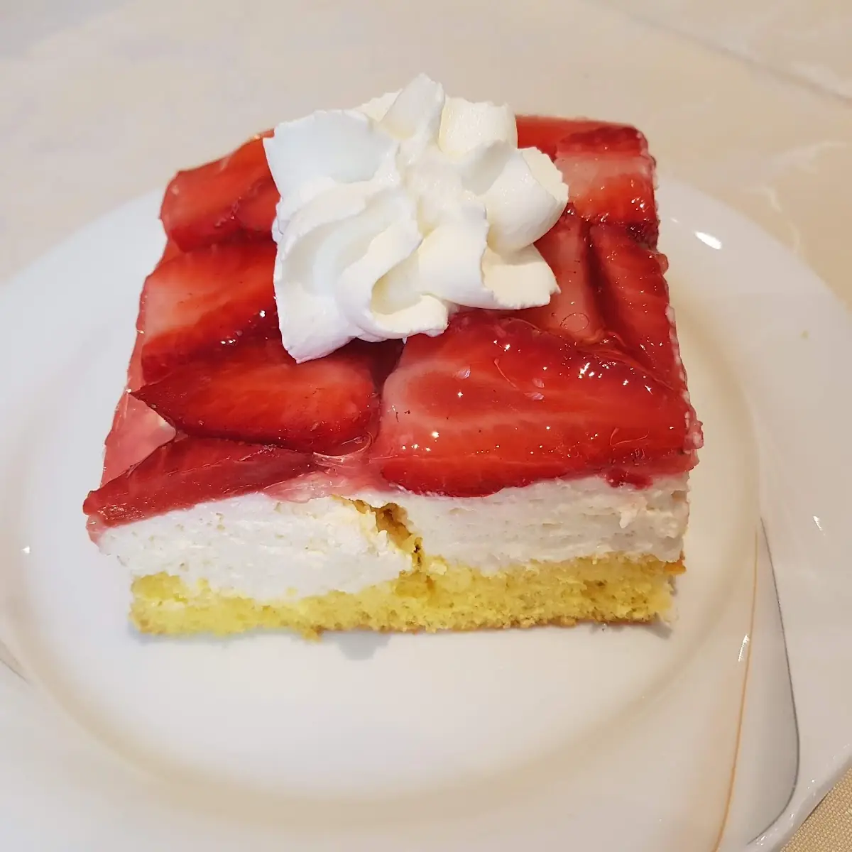 Erdbeerschnitte