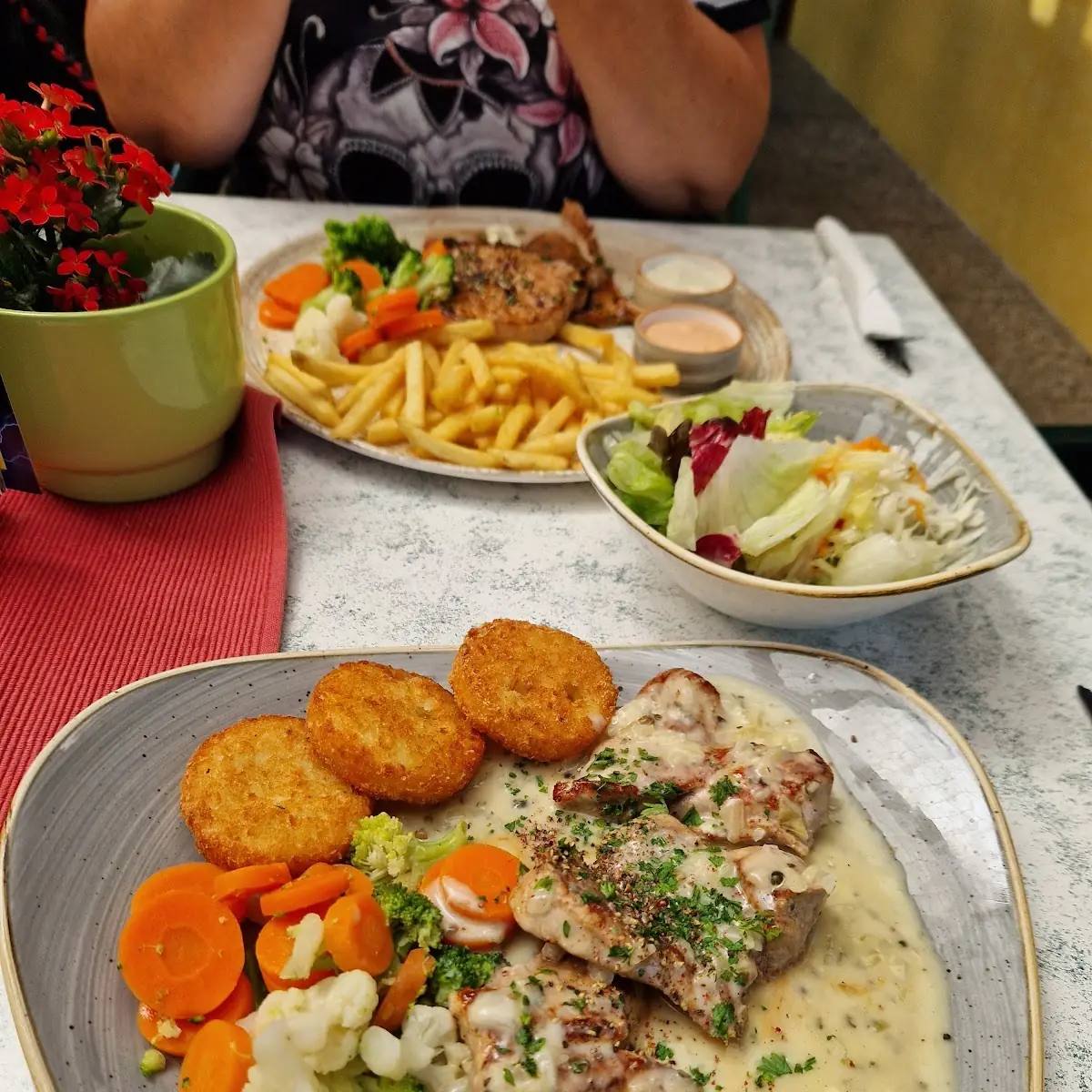 Schweinelenden In Pfefferrahmsoße
