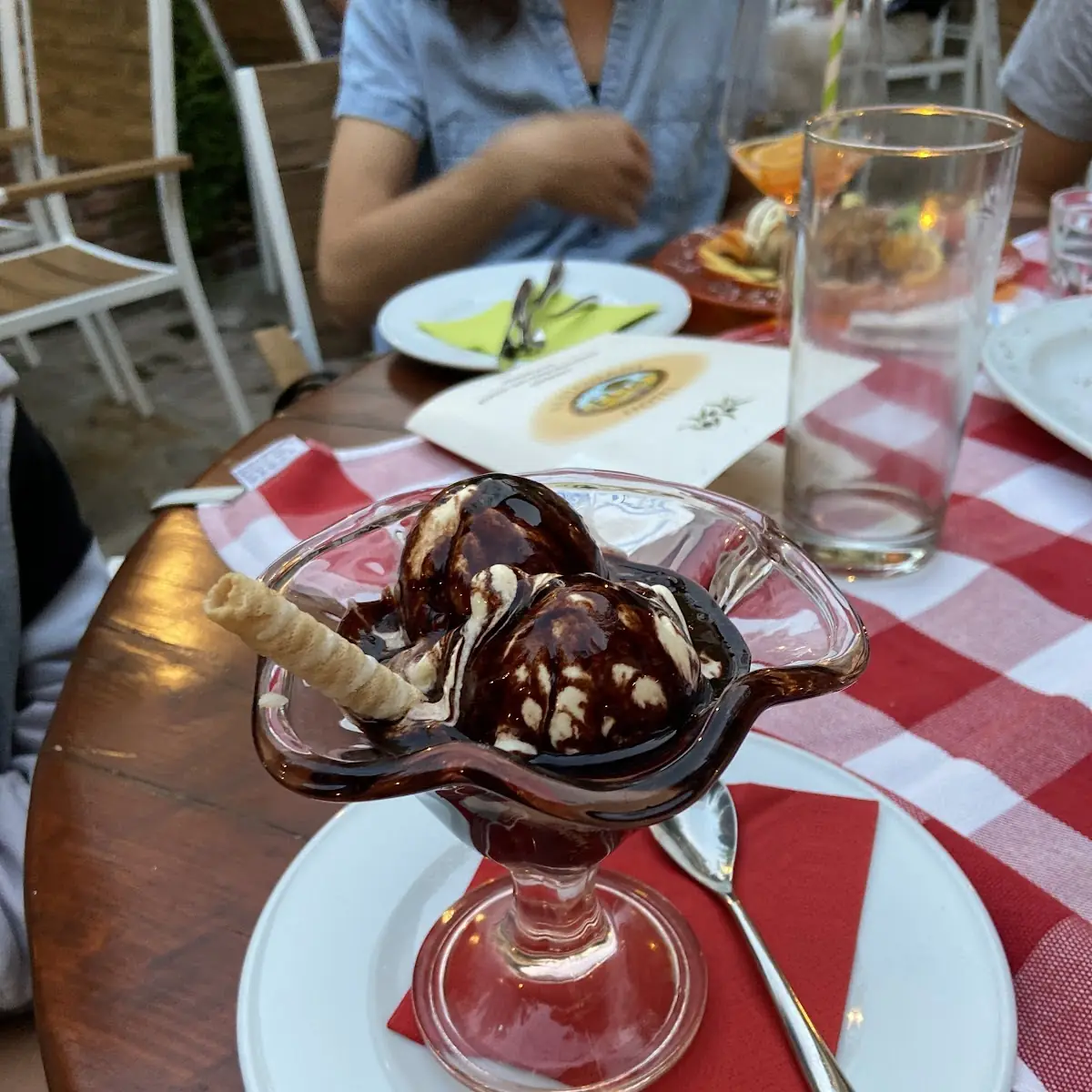 Eis Mit Heißer Schokolade