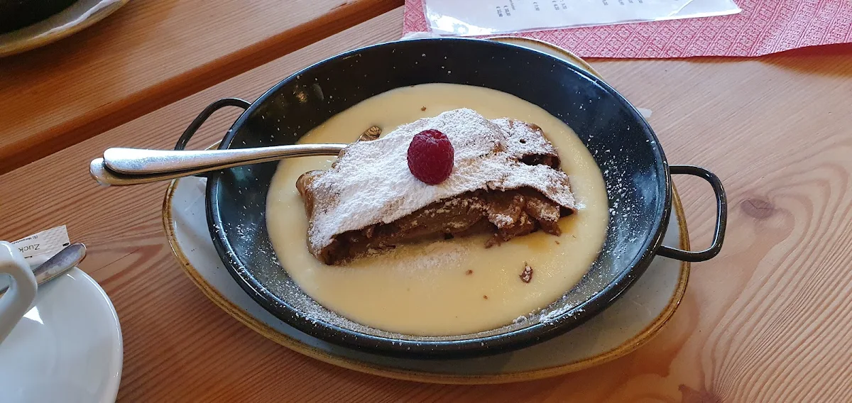 Apfelstrüdel Mit Vanille Sauce