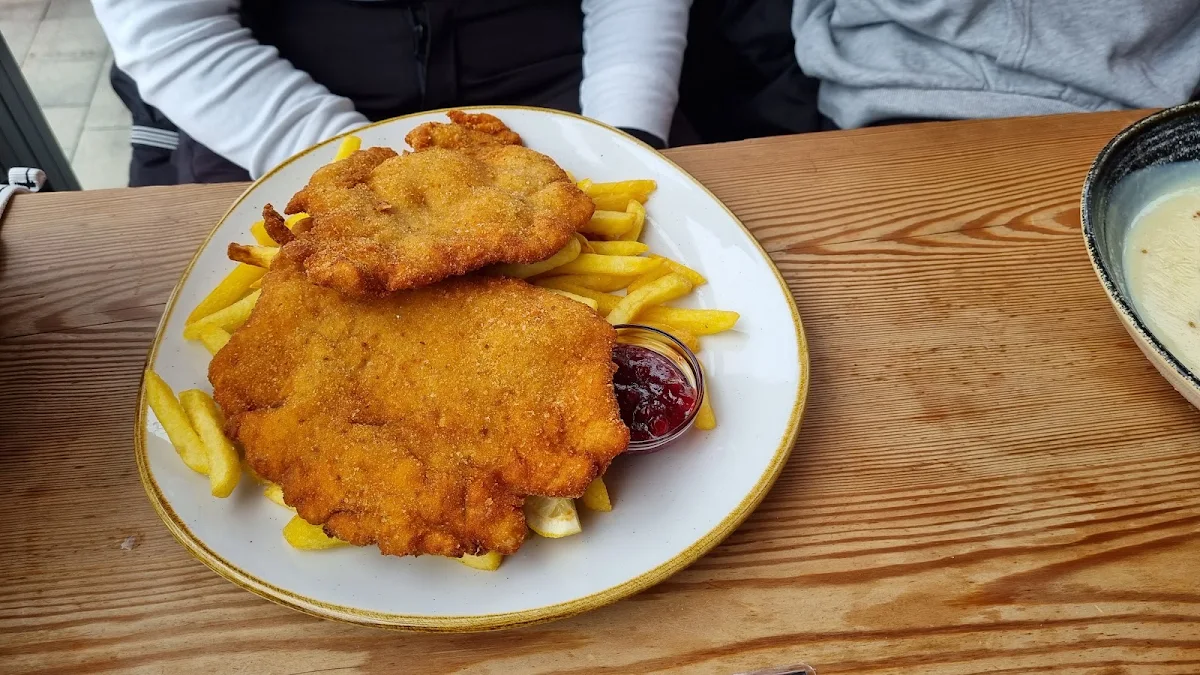 Wiener Mit Pommes
