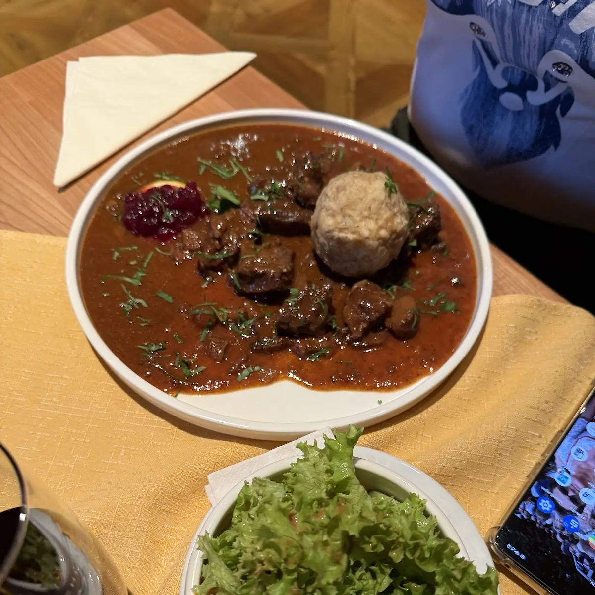 Hirschgulasch