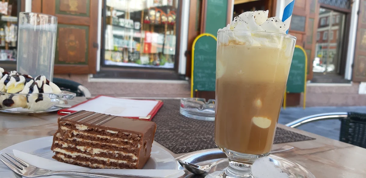 Erb-sünde Und Eiskaffee