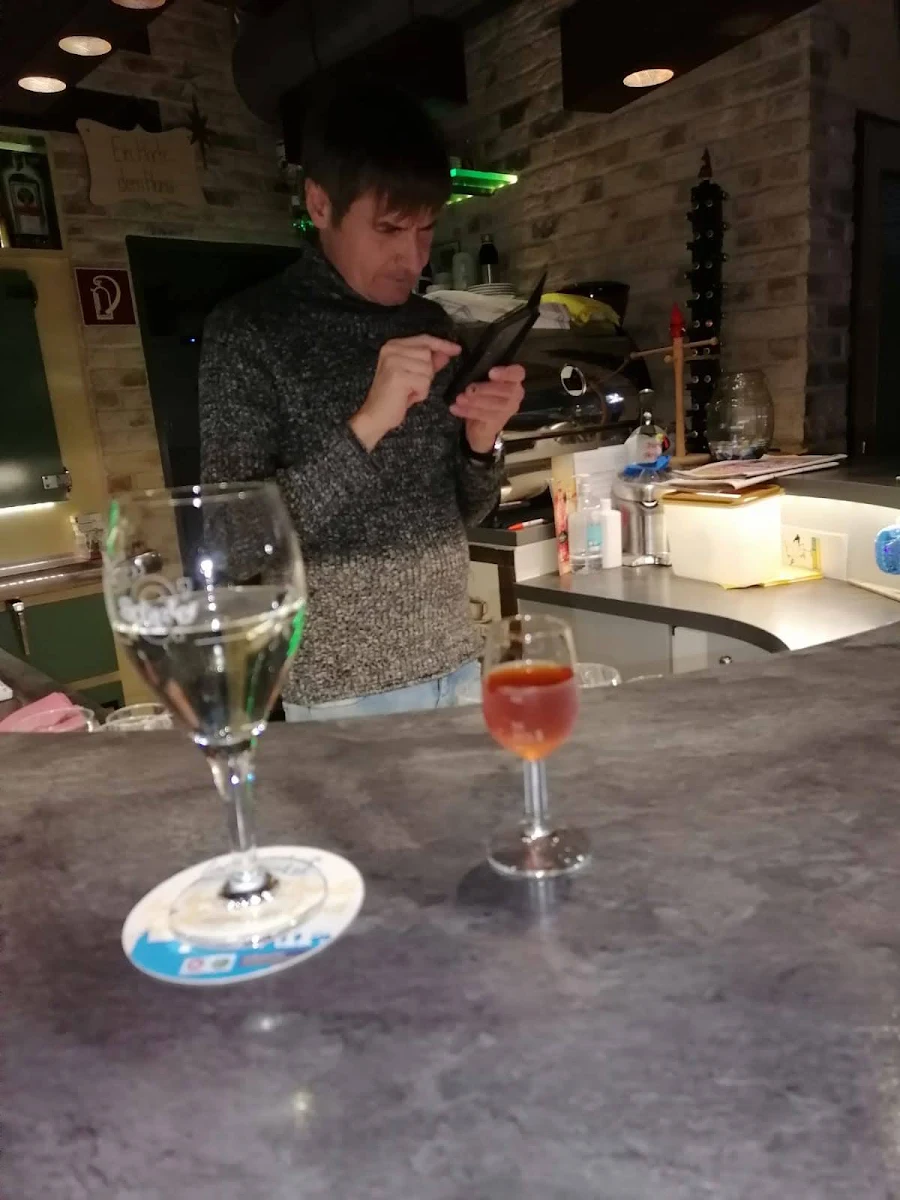 Weißer Spritzer & Jägermeister Hot