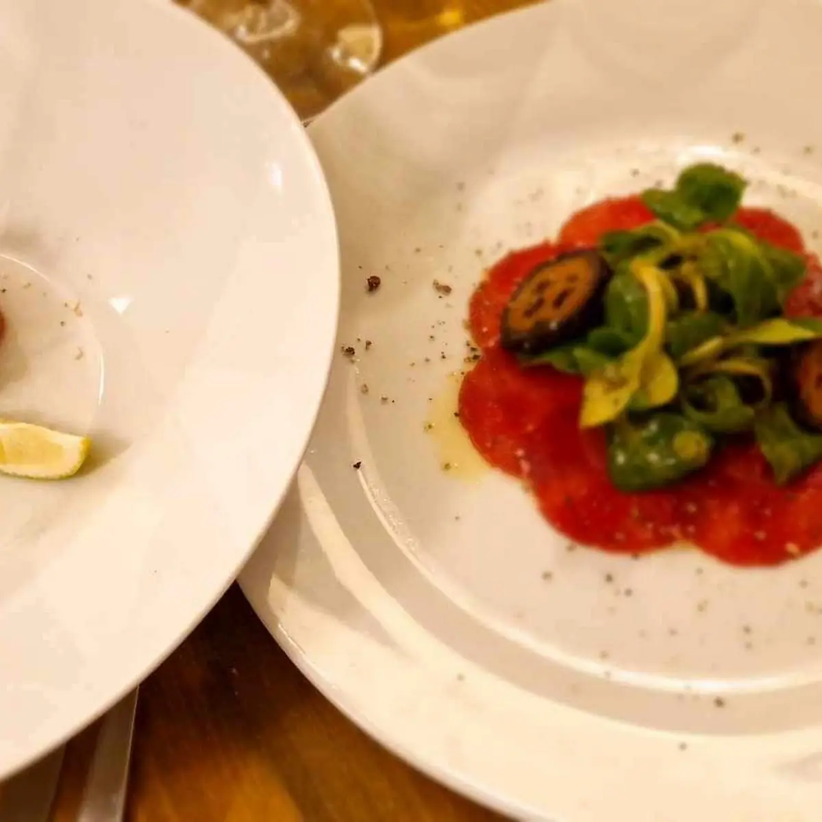 Lachstartar & Rehcarpaccio