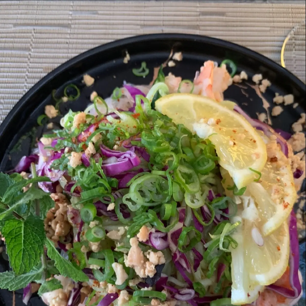 Thailändischer Glasnudelsalat Mit Garnelen