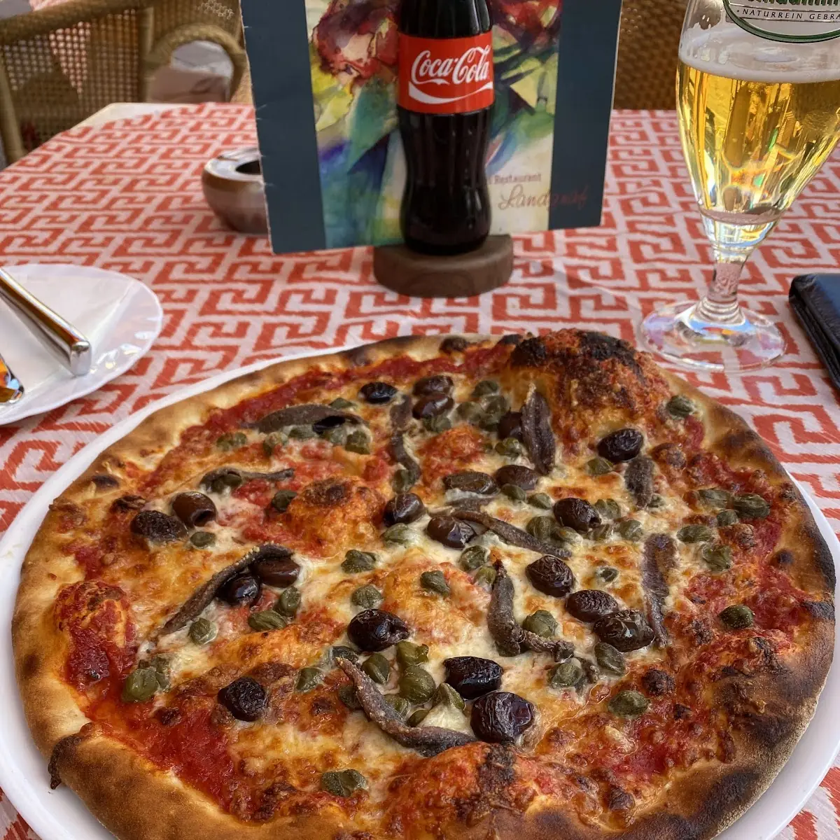 Pizza Mit Sardellen Und Oliven