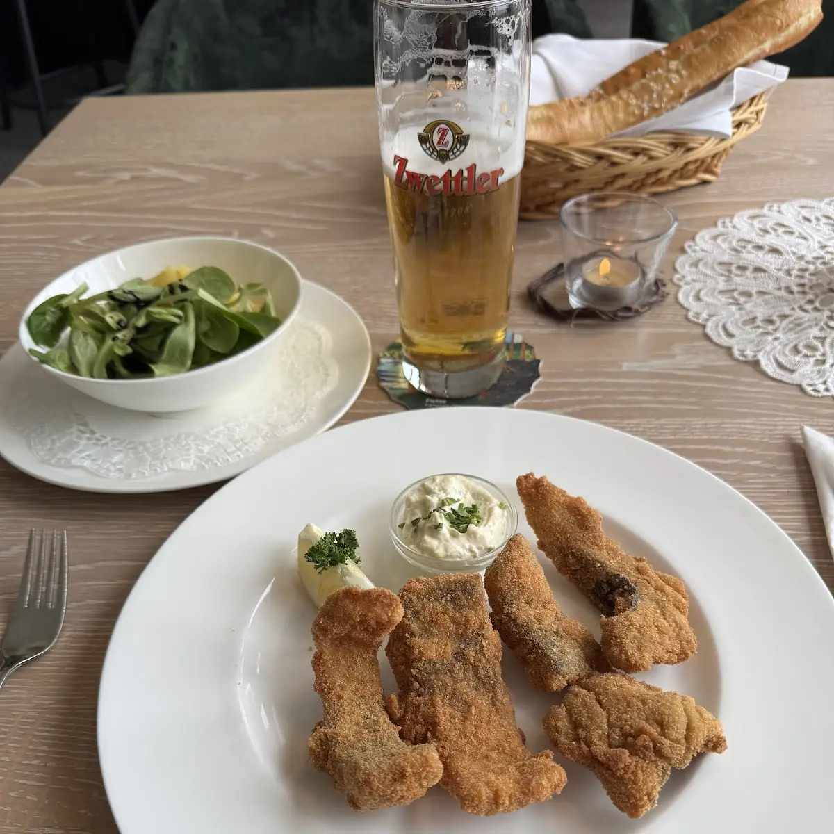 Karpfenfilet Mit Salat