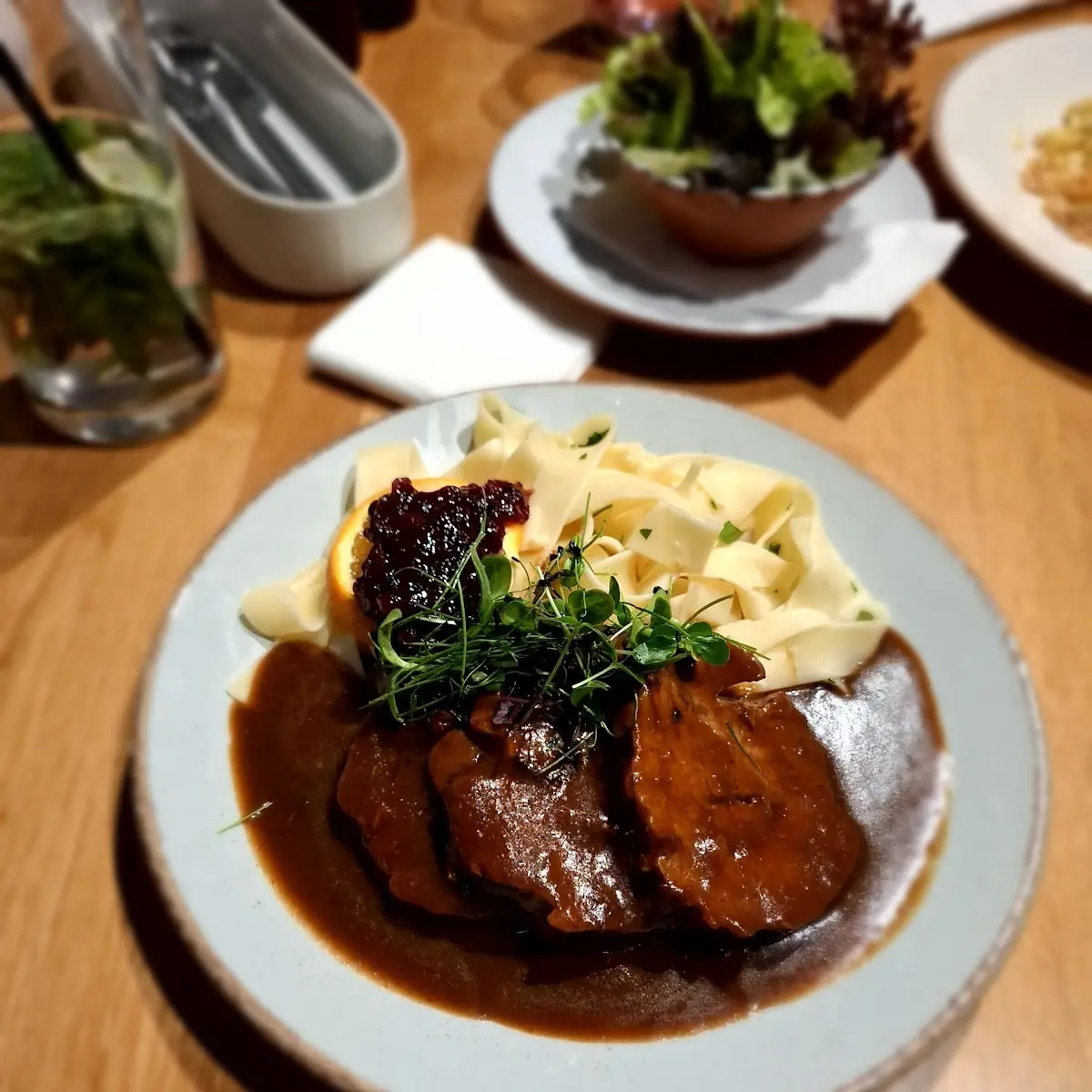 Gespickter Kalbsbraten Mit Tagliatelle