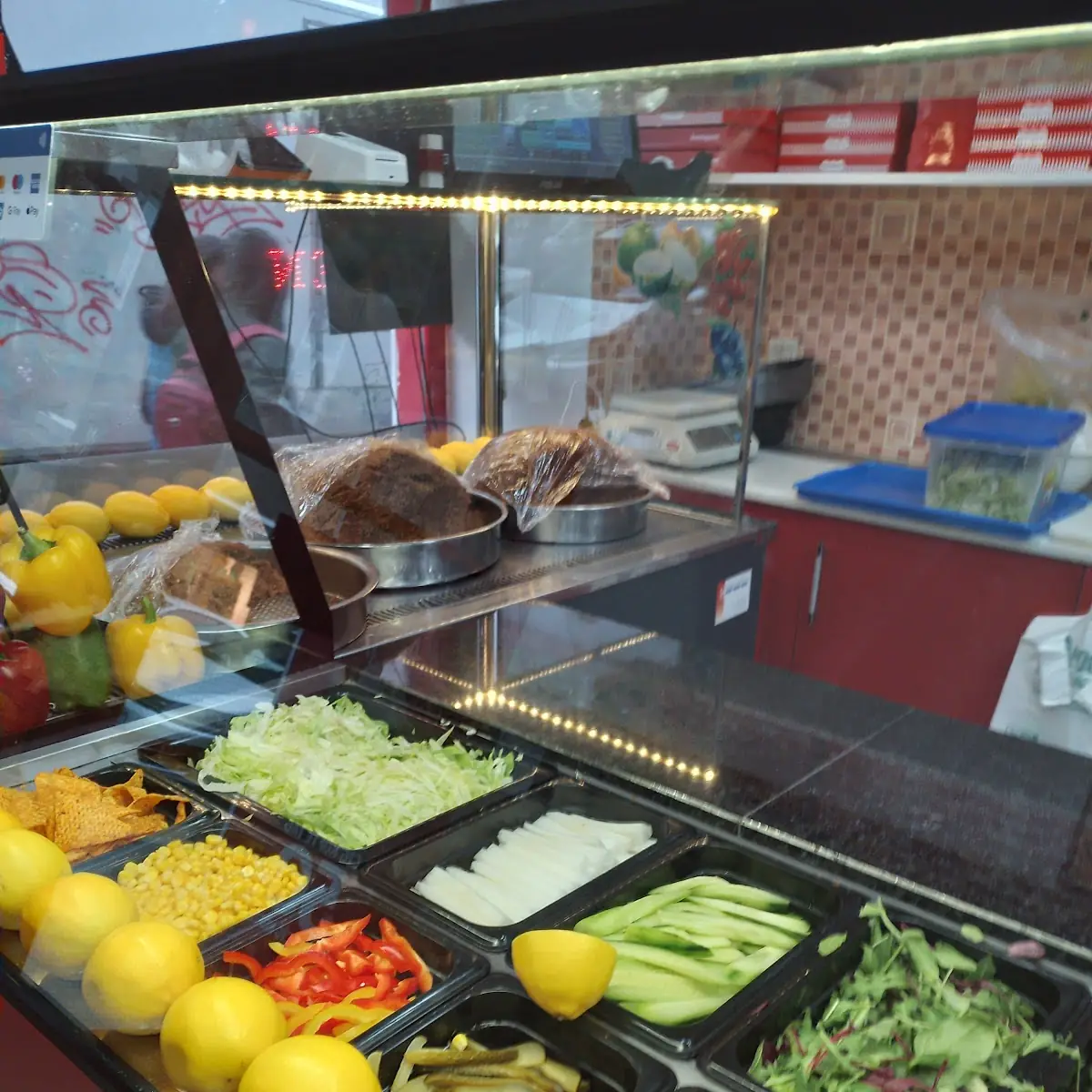 Çiğköfte Und Fresh Salad