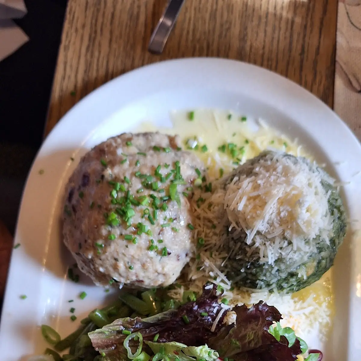 Knödlduo Mit Salat