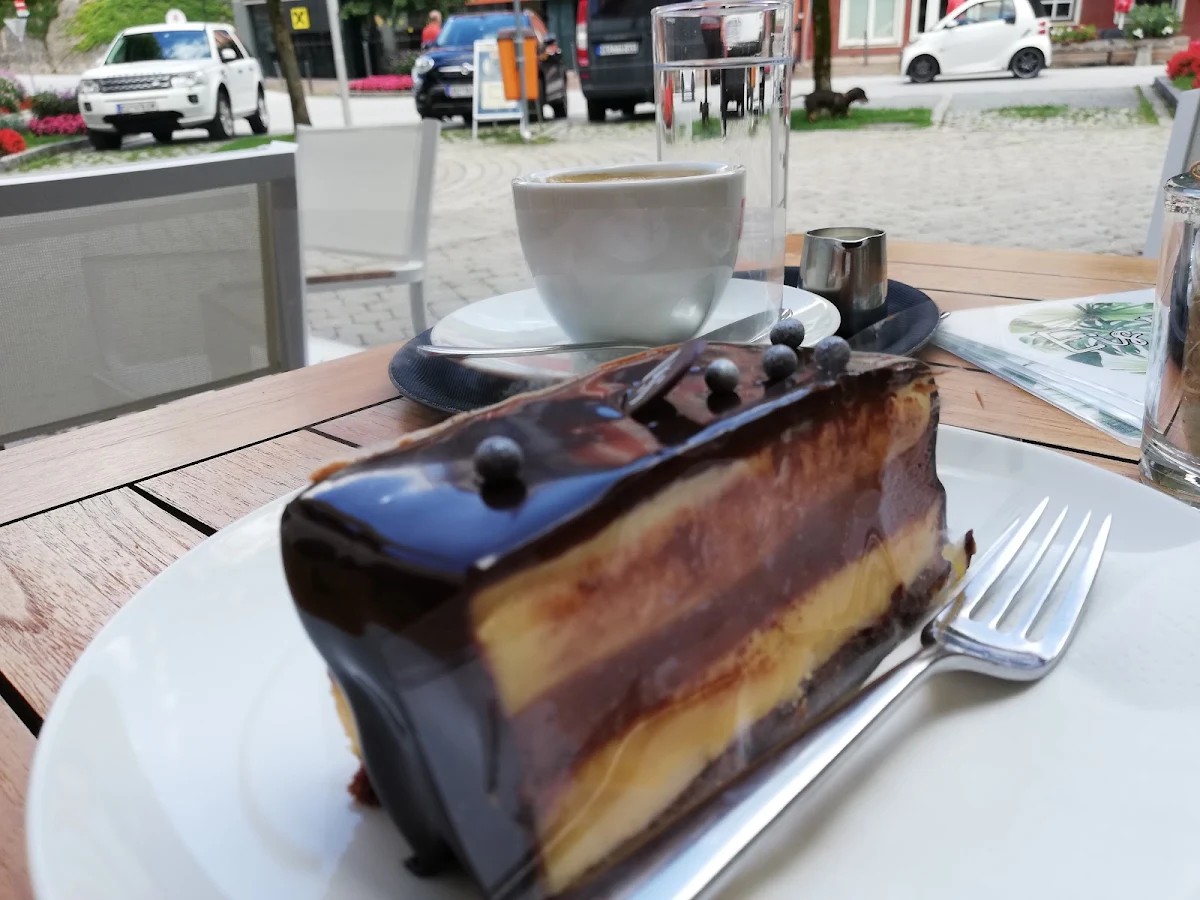 Mango Torte