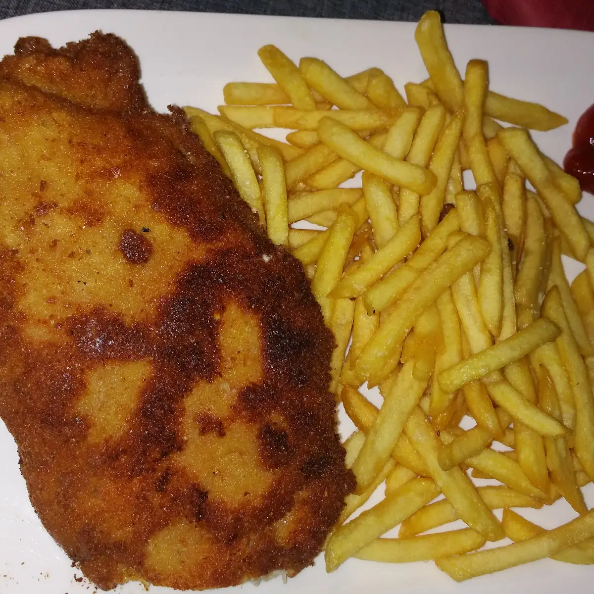 Schnitzel Mit Pommes Frites