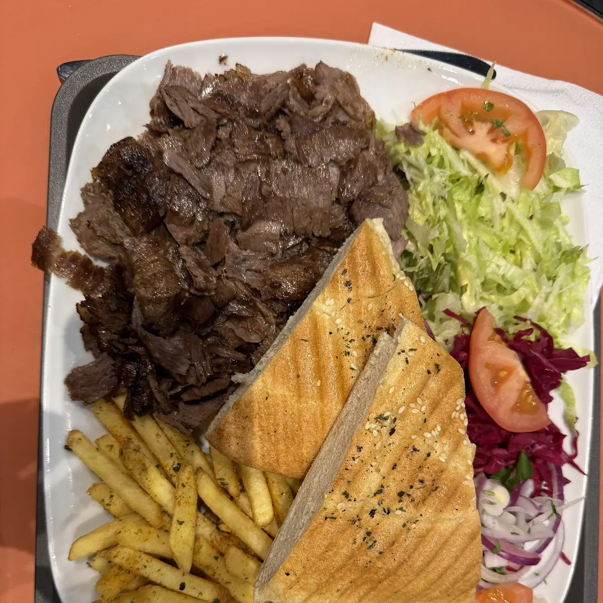 Beef Teller Mit Pommes