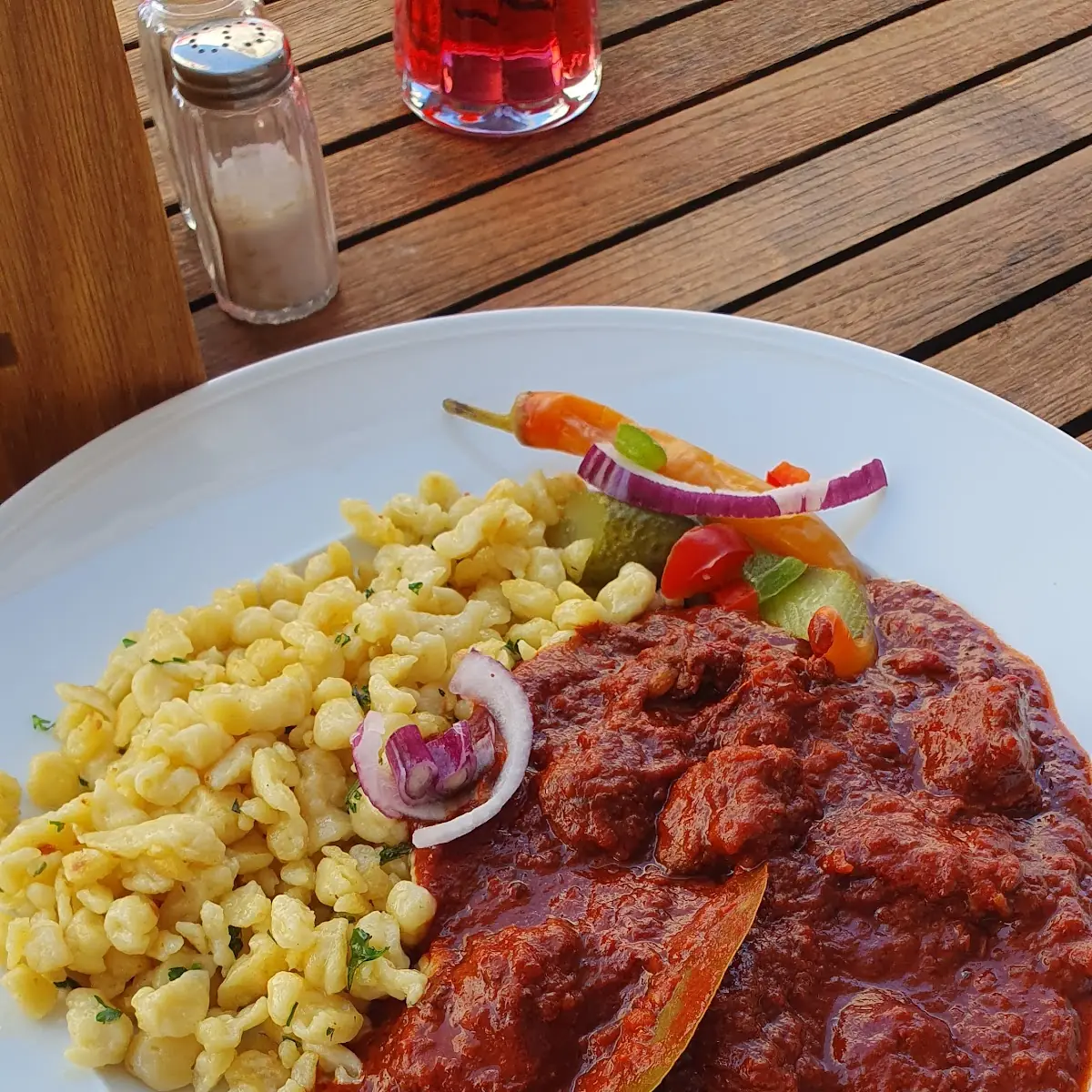 Rindsgulasch Mit Spätzle