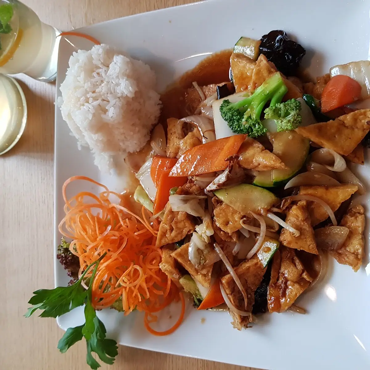 Hühnerfleisch Szechuan Art