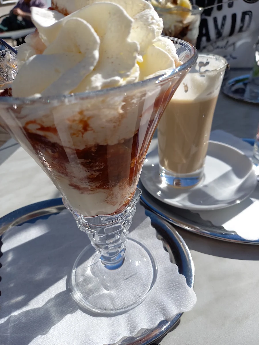 Erdbeerbecher