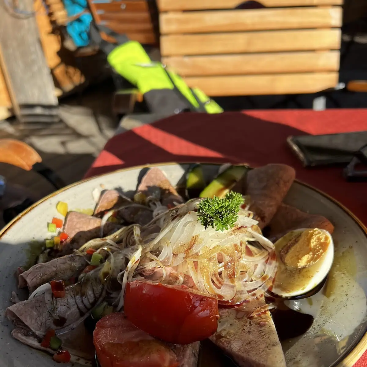 Saures Rindfleisch