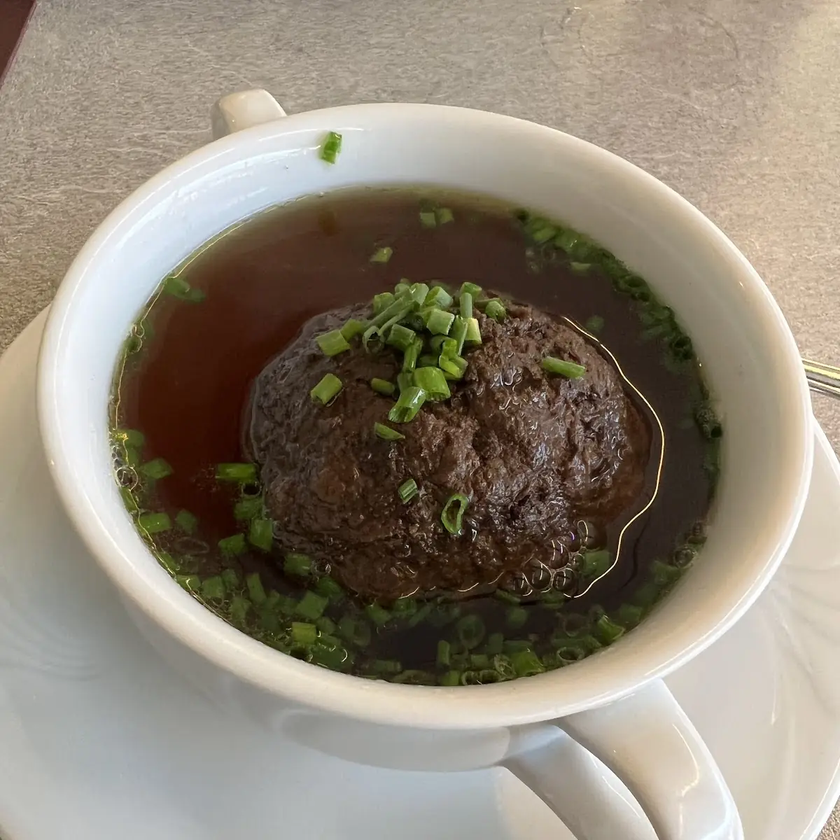 Leberknödelsuppe