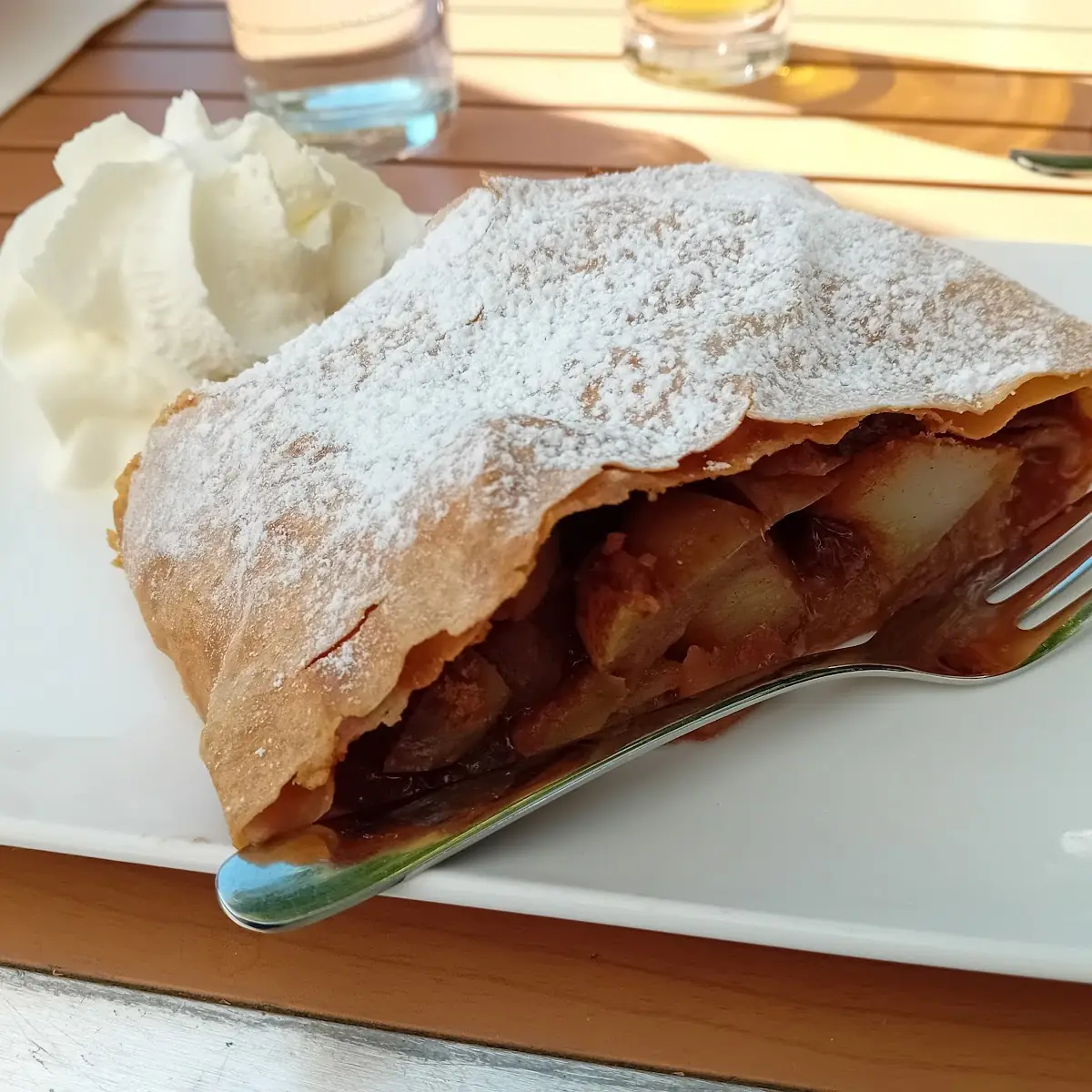 Hausgemachter Frischer Apfelstrudel