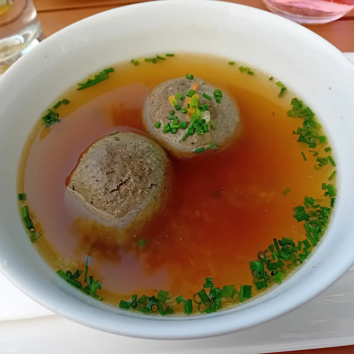 Rindskraftsuppe Mit Leberknödel
