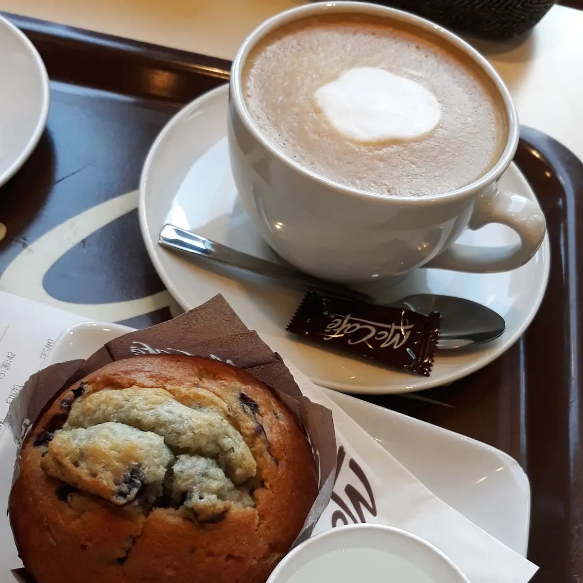 Heidelbeermuffin Und Mittlere Melange