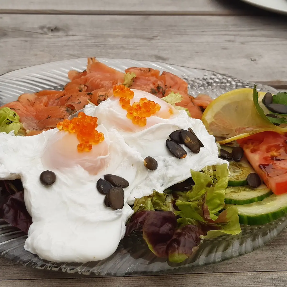 Gerookte Zalm Met Salade En Ei