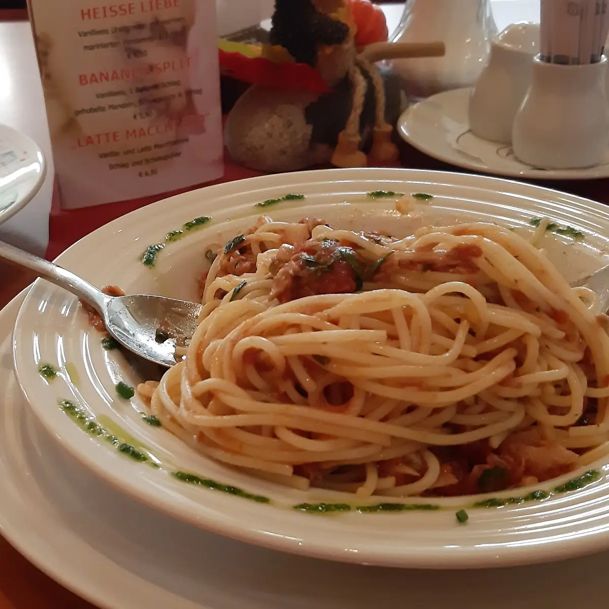 Spaghetti Carbonara Und Salat