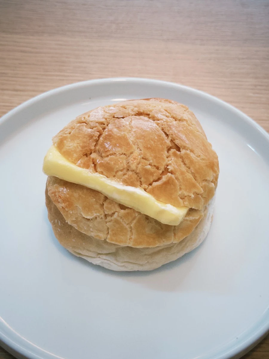 Pineapple Bun with Butter