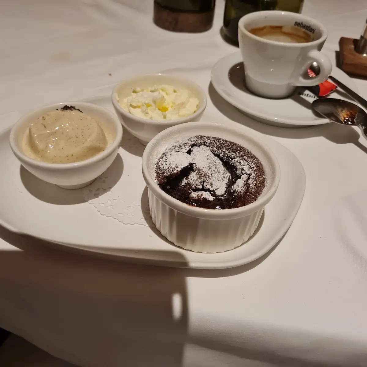 Warmer Schokokuchen Mit Vanilleeis