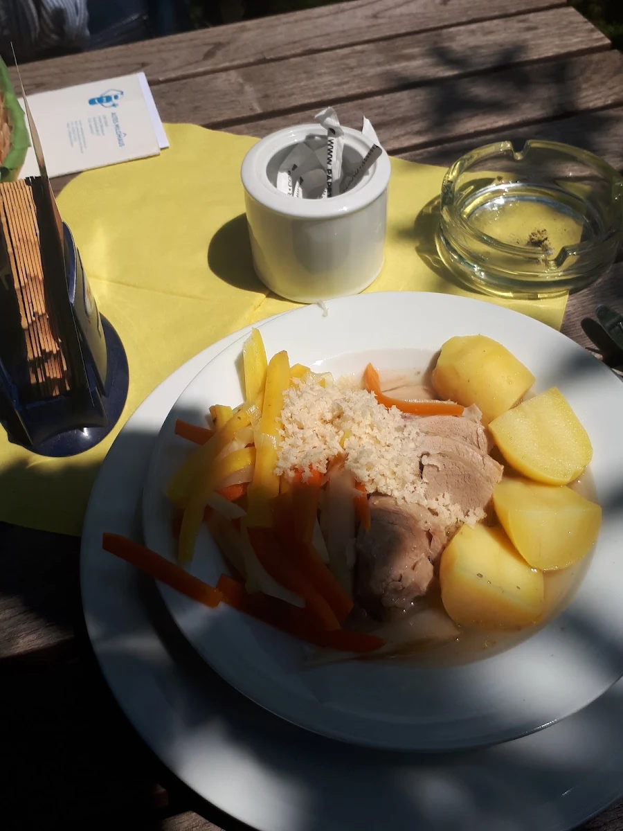 Tyrolské Maso S Kořenovou Zeleninou