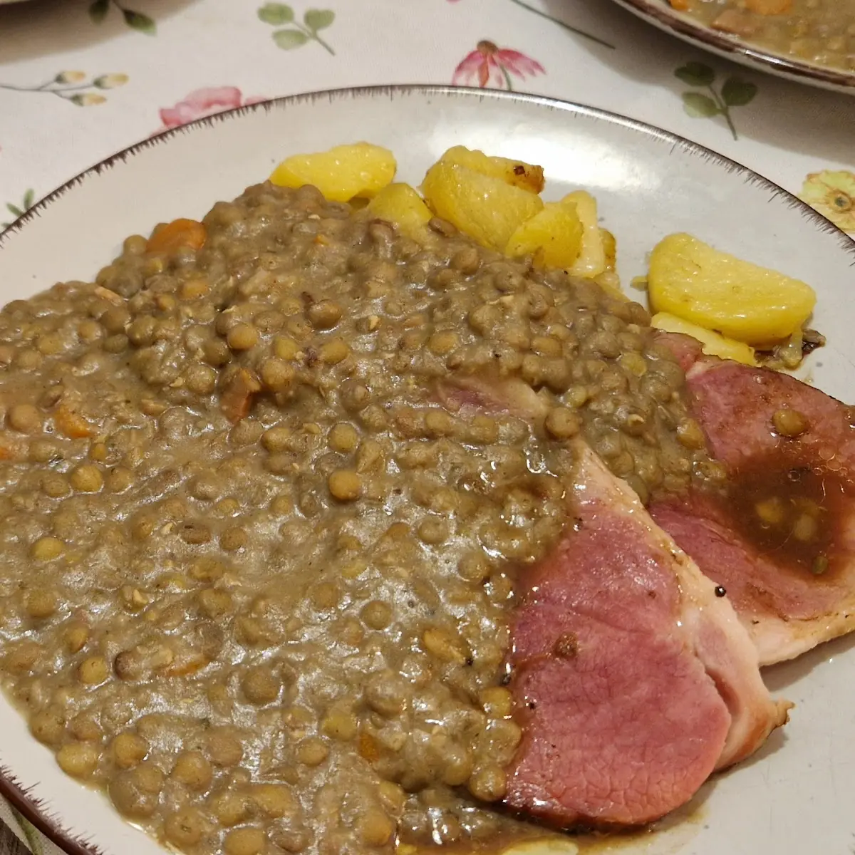 Gesegnetes Mit Linsensauce