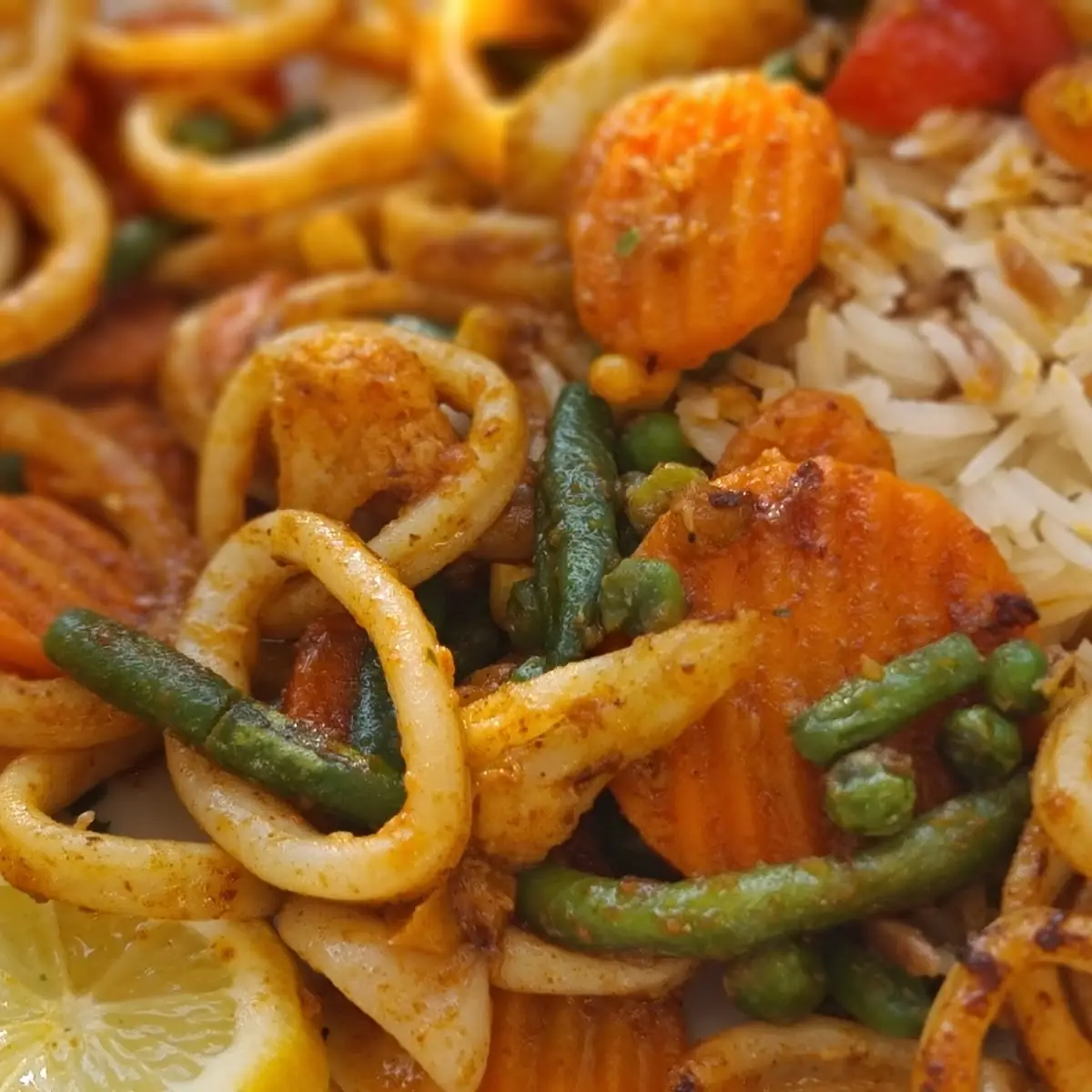 Calamari Natur Ala Grill Mit Reis Und Gemüse